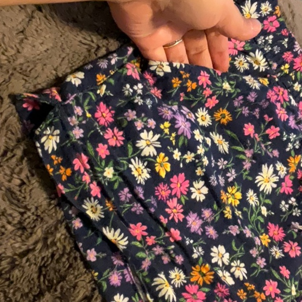 OLD NAVY GIRLS NAVY FLORAL SHORTS SIZE L 10/12 - Picture 3 of 9